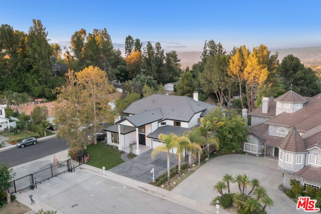 Tarzana Estates photo 59