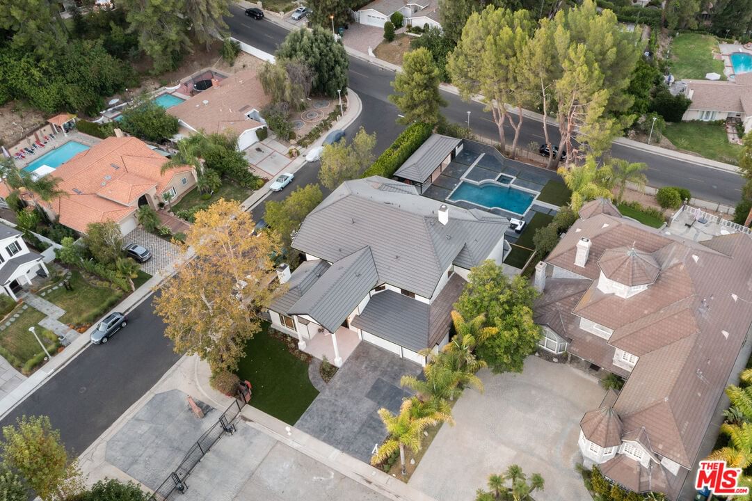 Tarzana Estates photo 62