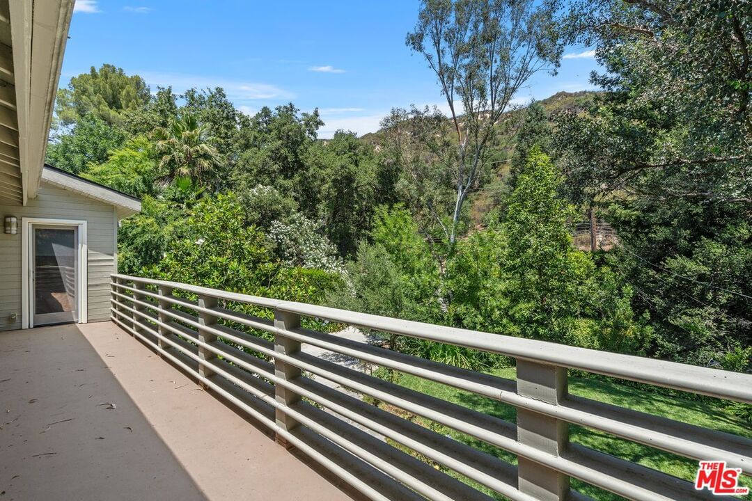 Mulholland photo 29