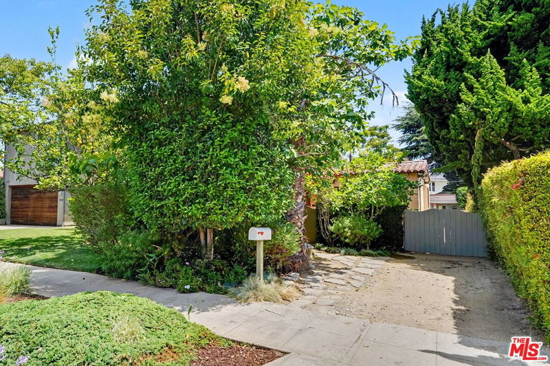 2330 Veteran Ave