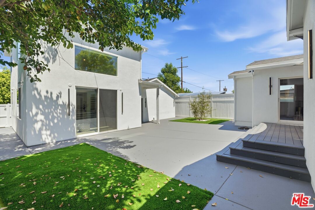 Burbank photo 38