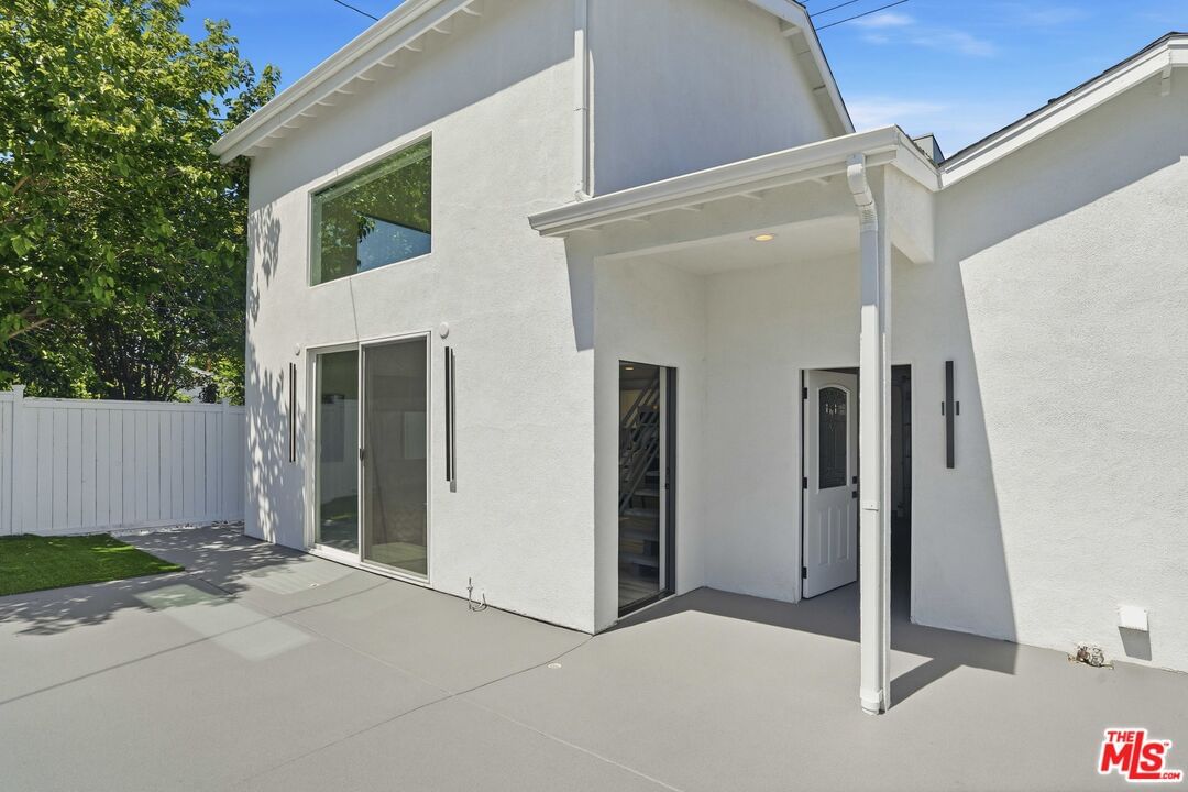Burbank photo 40