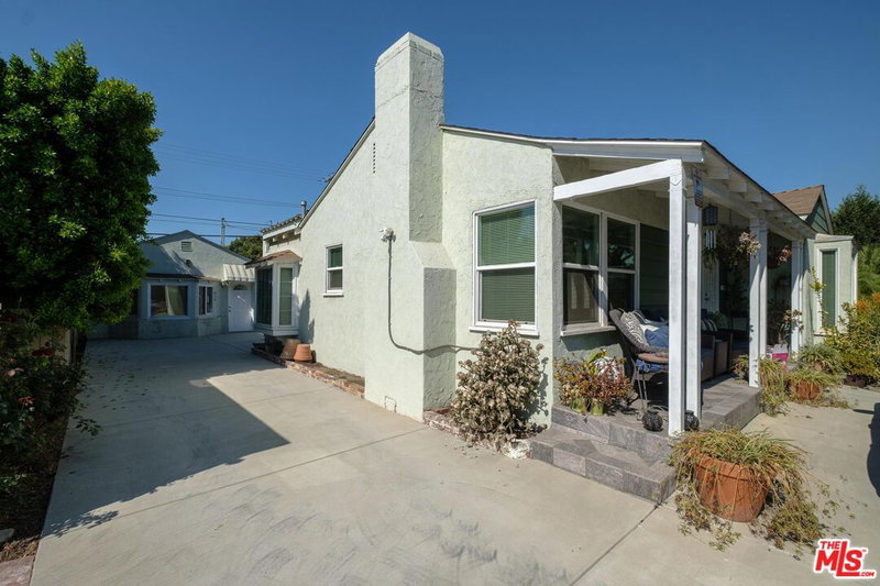 619 Hollywood Way