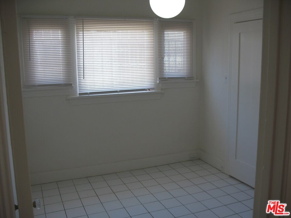 Barton photo 18