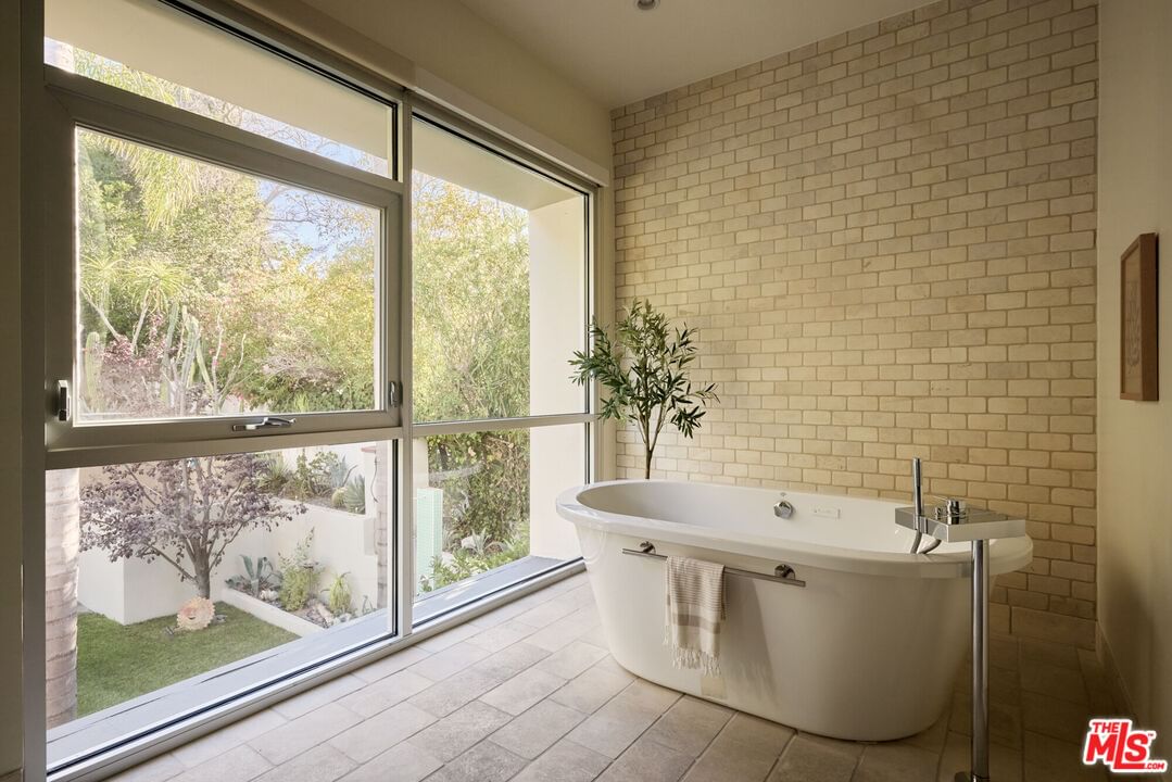 Fryman photo 20