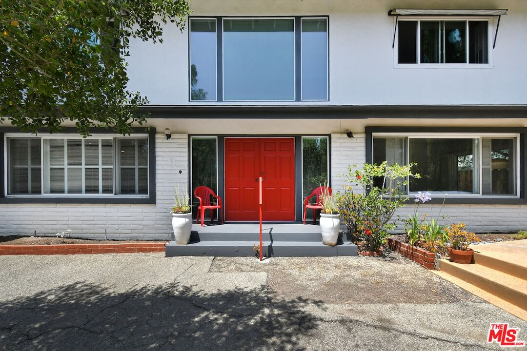 Briarvale Lane photo 1