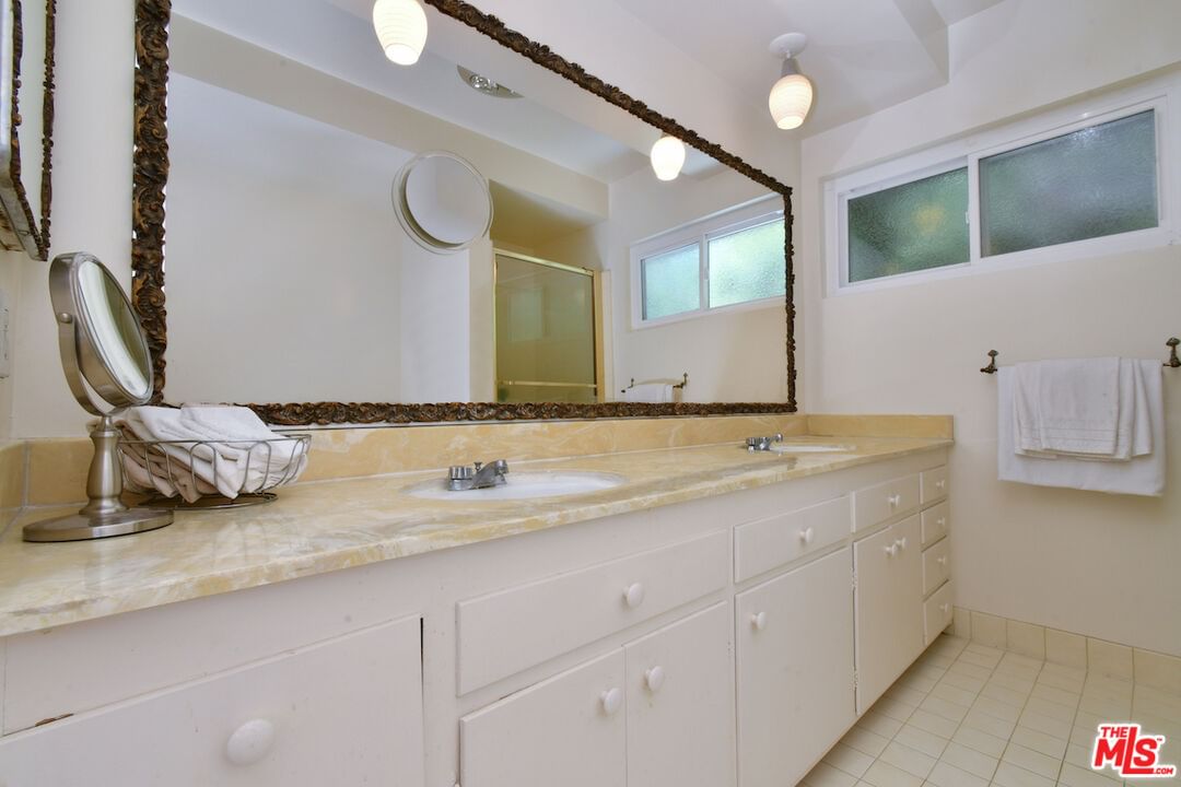 Briarvale Lane photo 36
