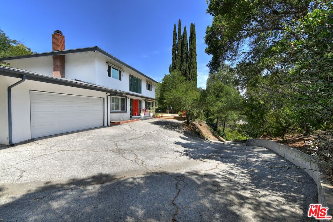 Briarvale Lane photo 5
