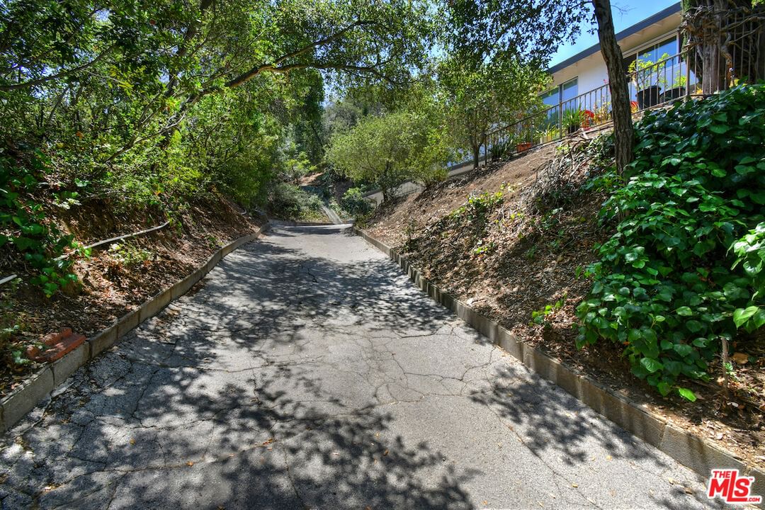 Briarvale Lane photo 56