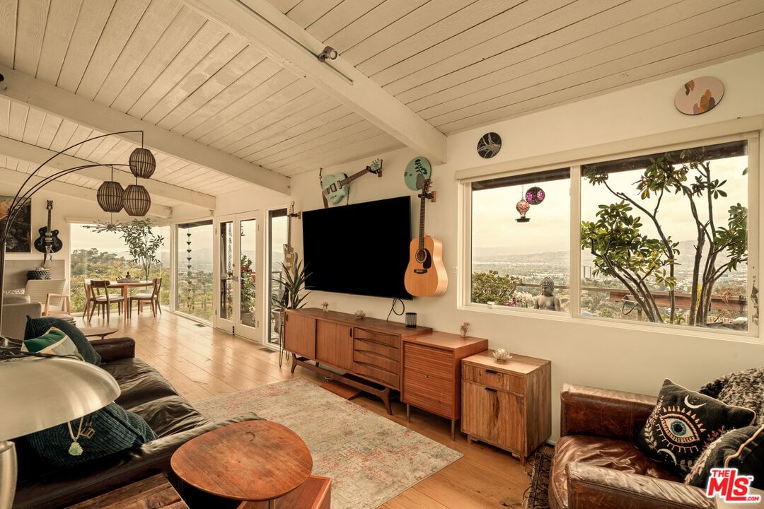 Pacific View photo 13