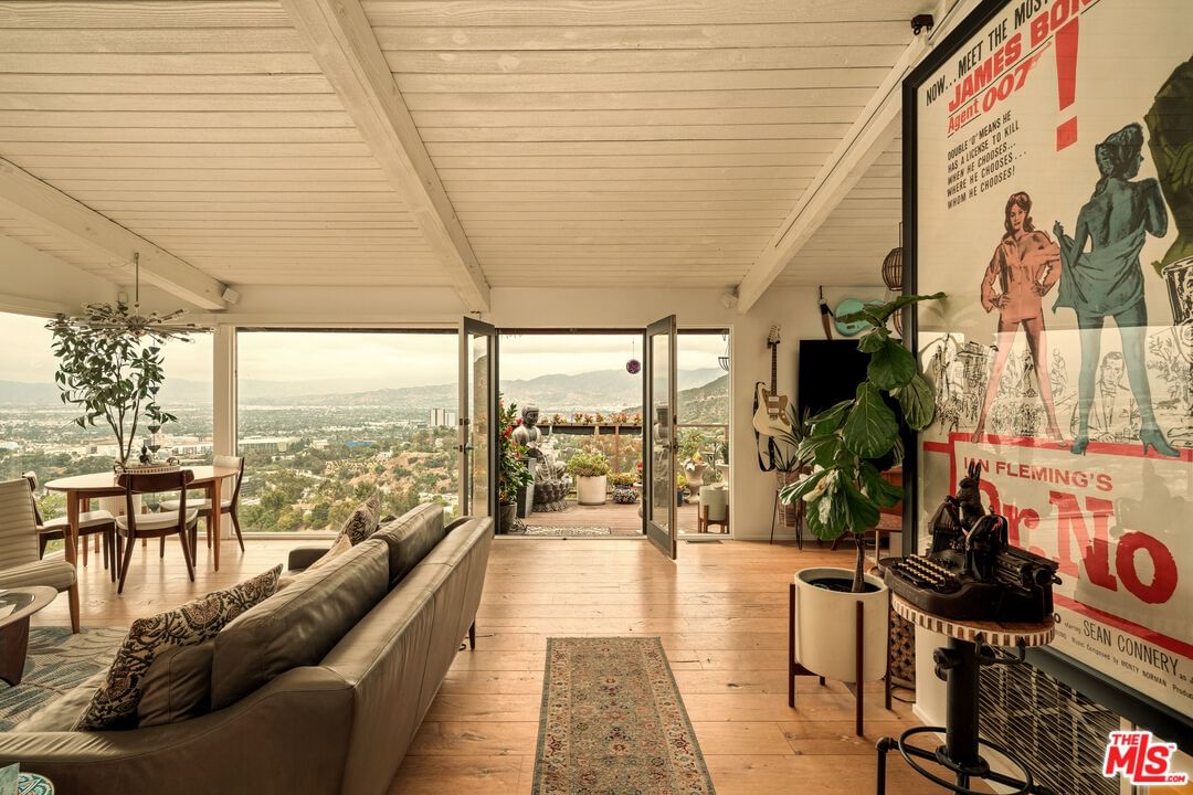 Pacific View photo 15