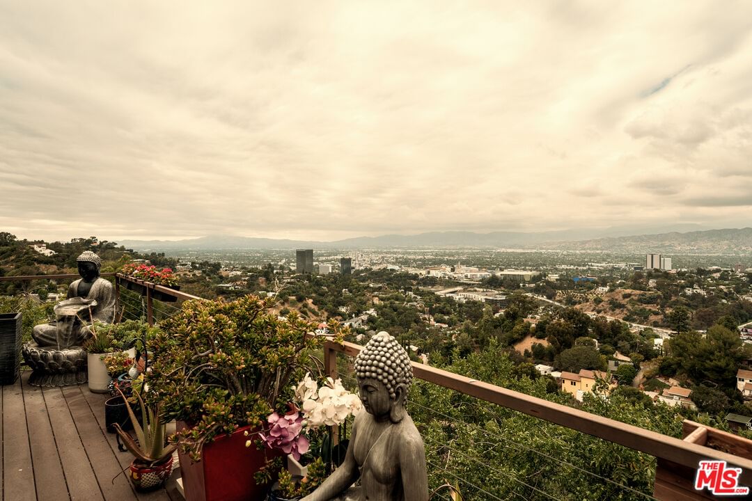 Pacific View photo 19