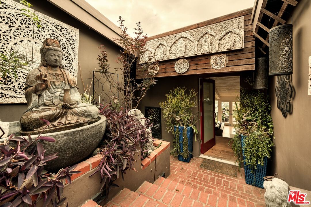 Pacific View photo 24