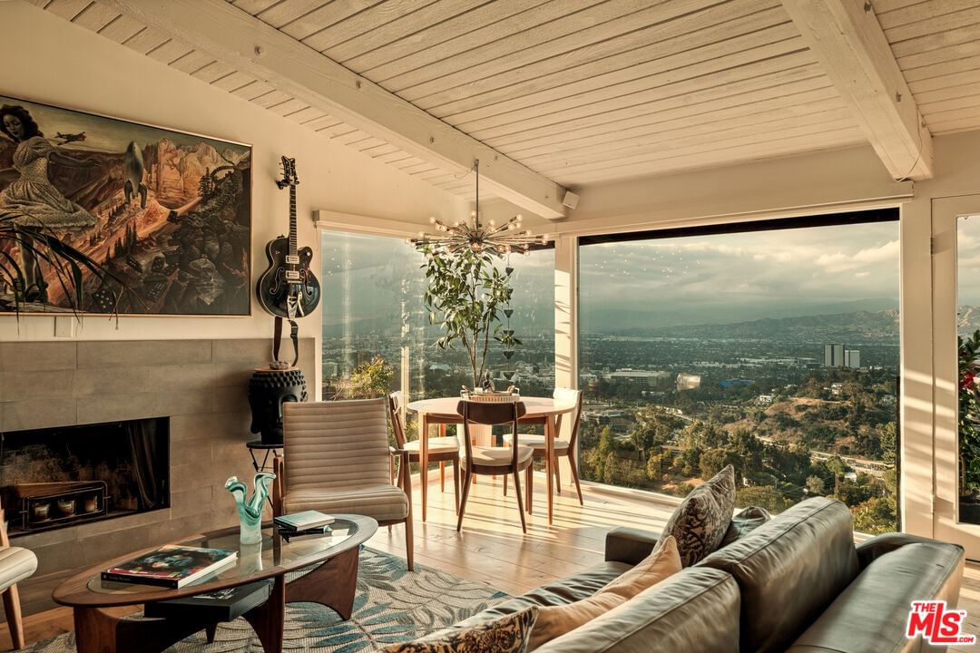 Pacific View photo 34