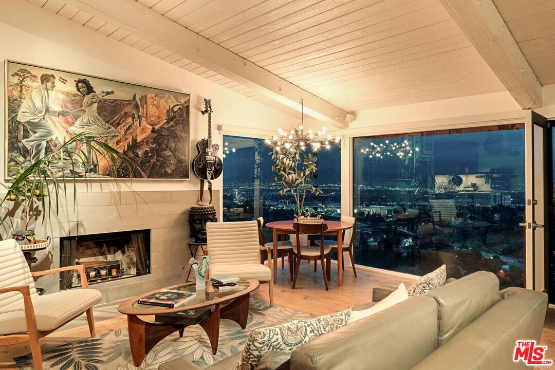 Pacific View photo 37