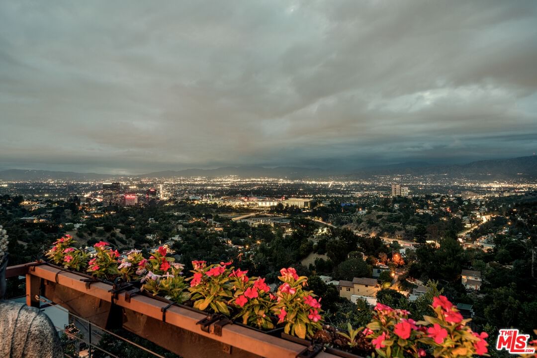 Pacific View photo 40