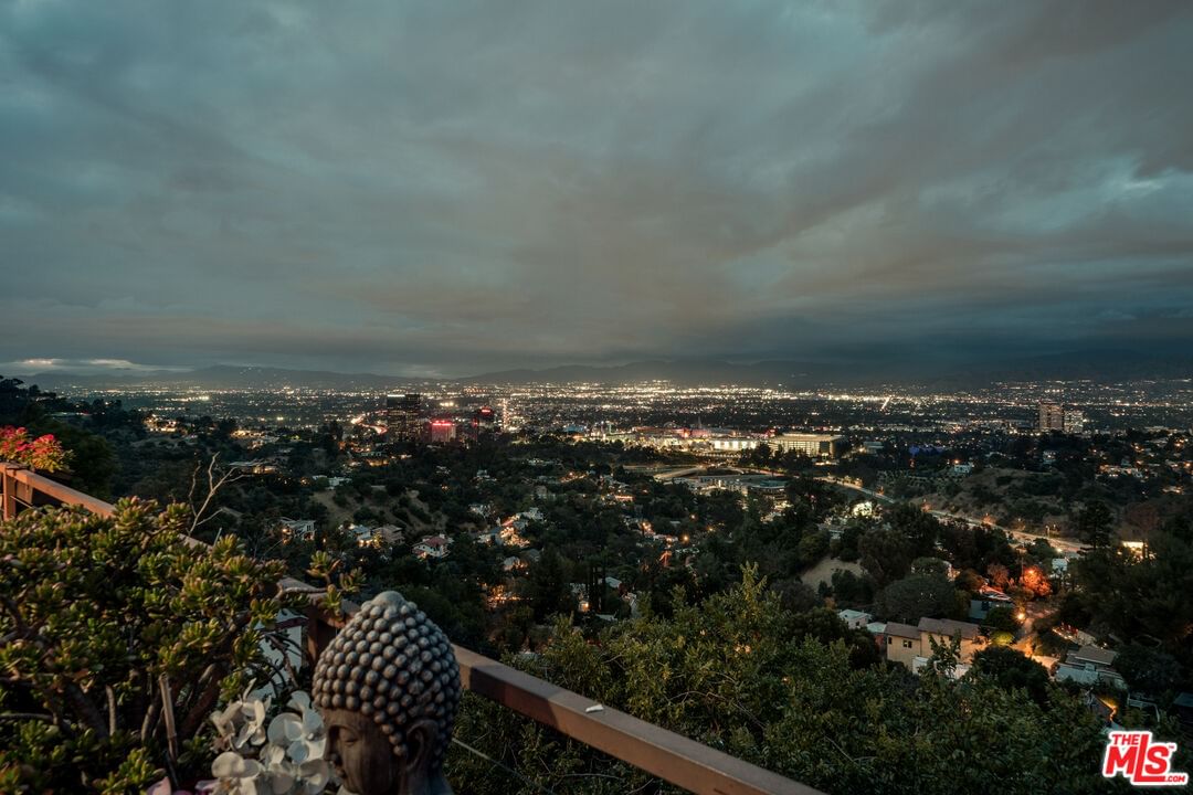 Pacific View photo 41