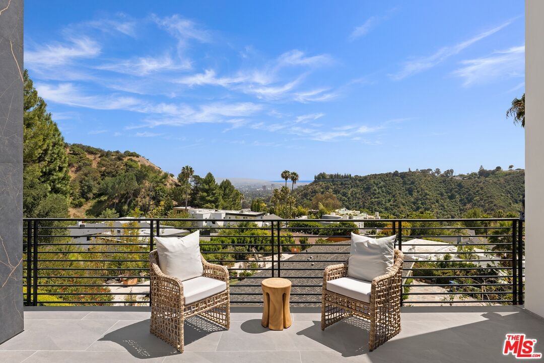 Clear View photo 18