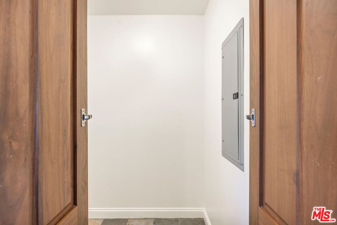 Oak View photo 18