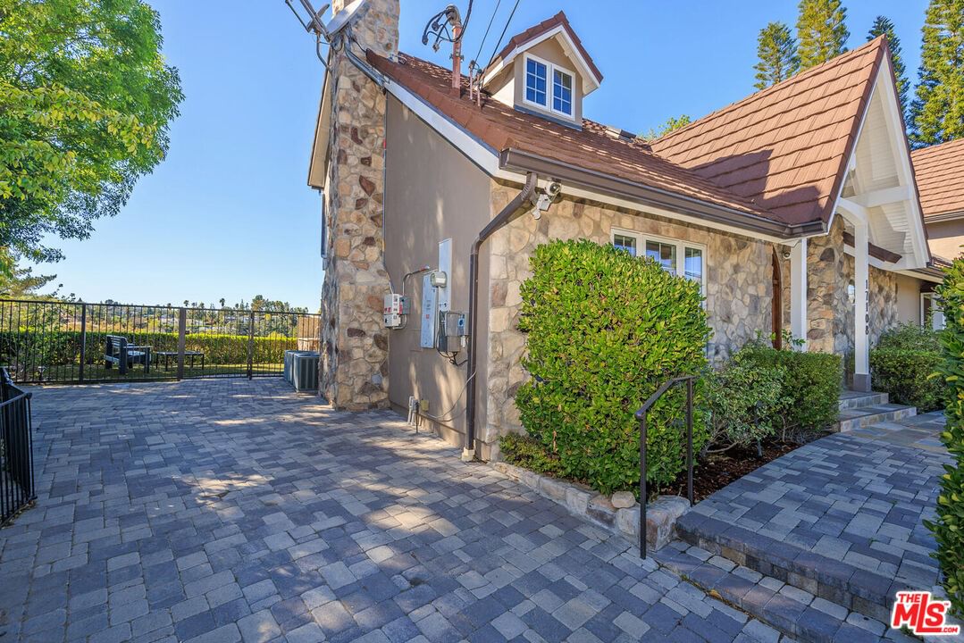 Oak View photo 53