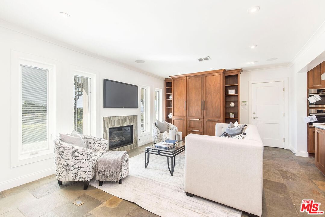 Oak View photo 9