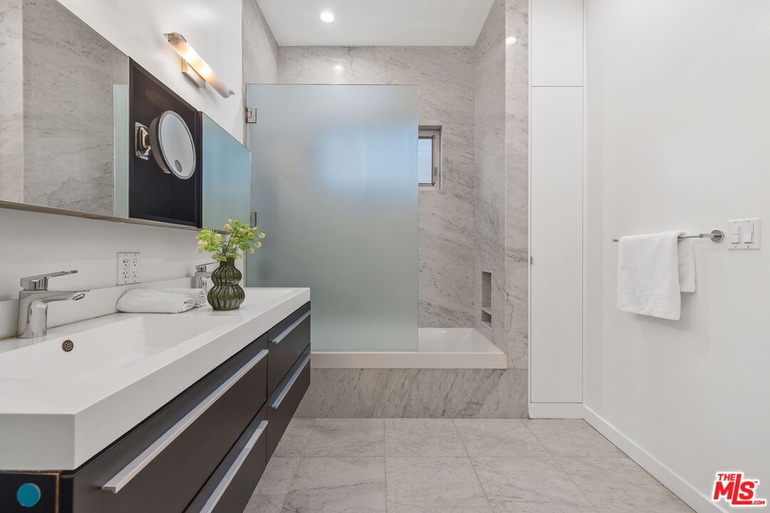 Westmount photo 18