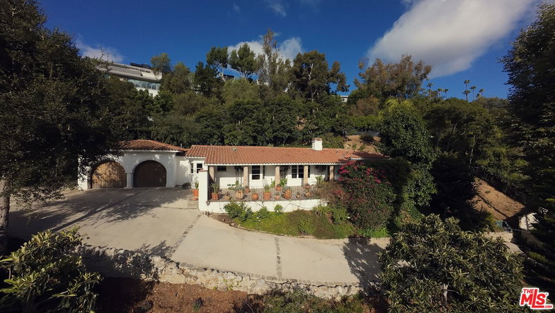 2627 Outpost Dr