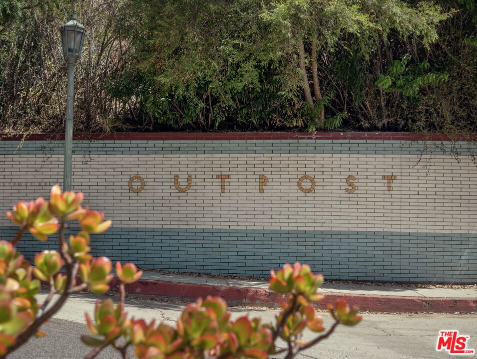 Outpost photo 34