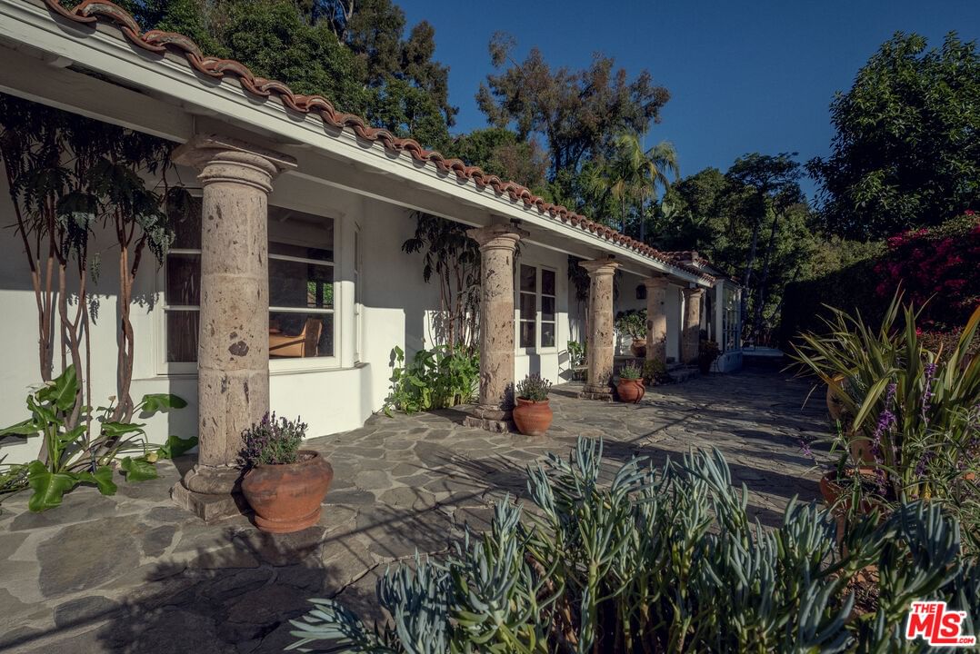 Outpost photo 6