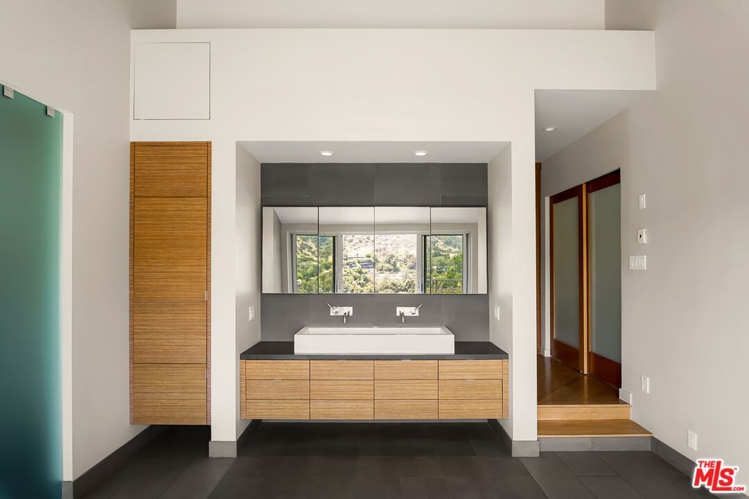 Lago Vista photo 9