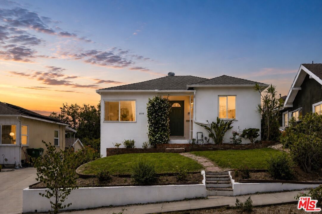 Almaden photo 1