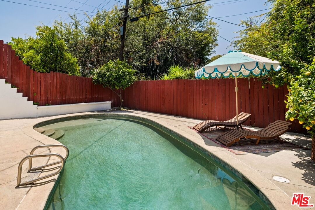 Almaden photo 2