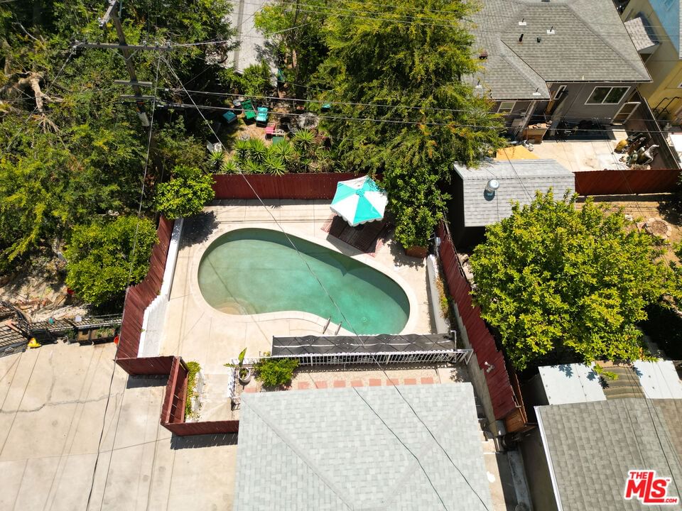 Almaden photo 42