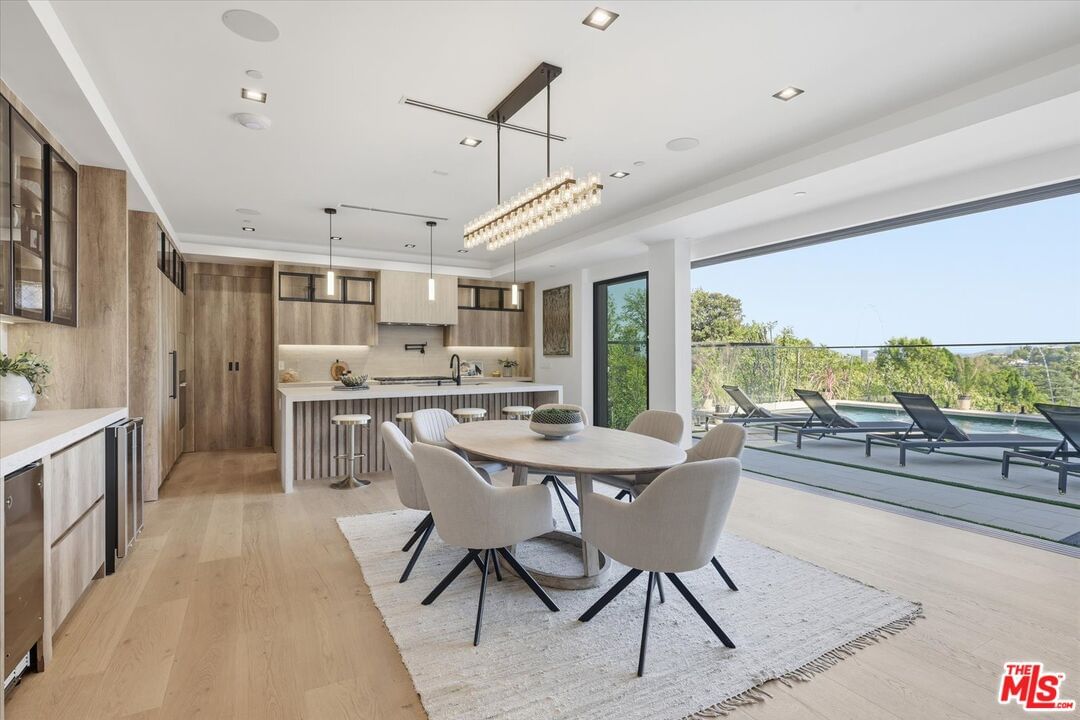 Oak View photo 10