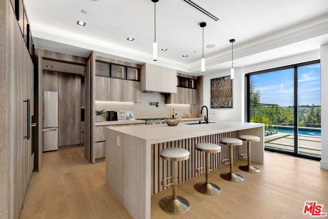 Oak View photo 14
