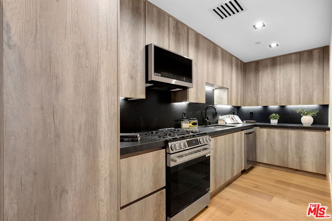 Oak View photo 15