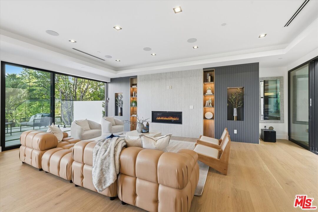Oak View photo 4