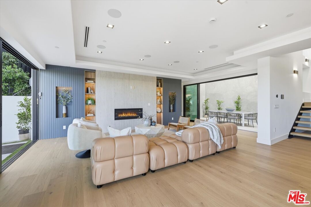 Oak View photo 5