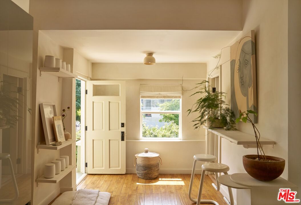 Avenue 52 photo 14