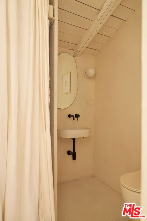 Avenue 52 photo 38