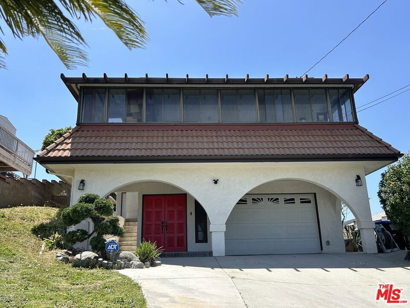 525 Lincoln Ave