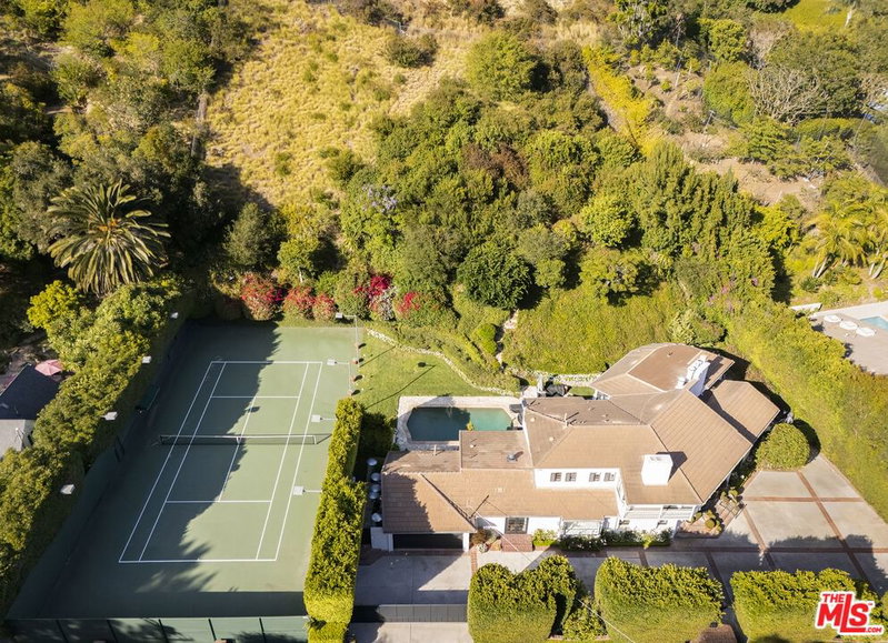 760 Beverly Glen Blvd