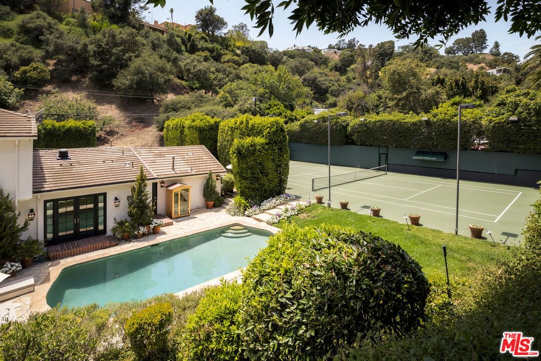 Beverly Glen photo 2