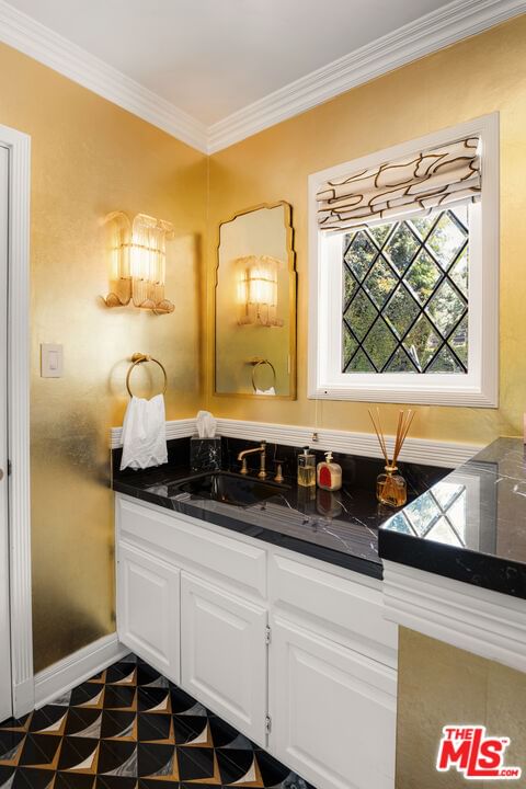 Beverly Glen photo 20