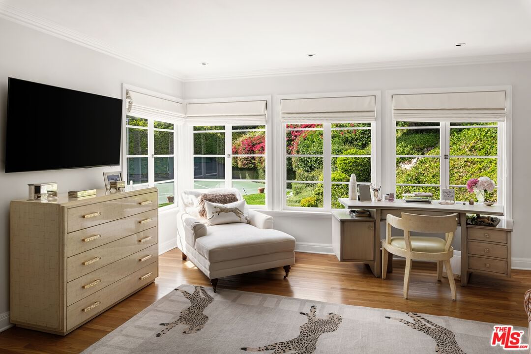 Beverly Glen photo 25