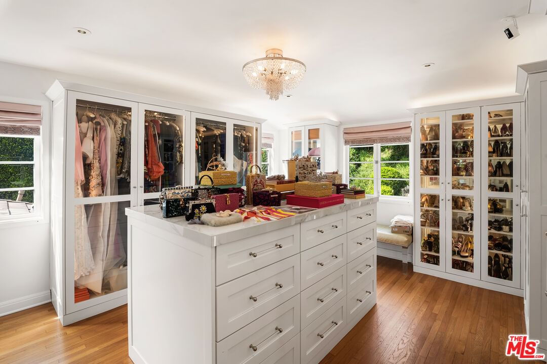 Beverly Glen photo 30
