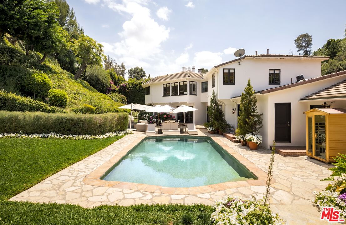 Beverly Glen photo 33