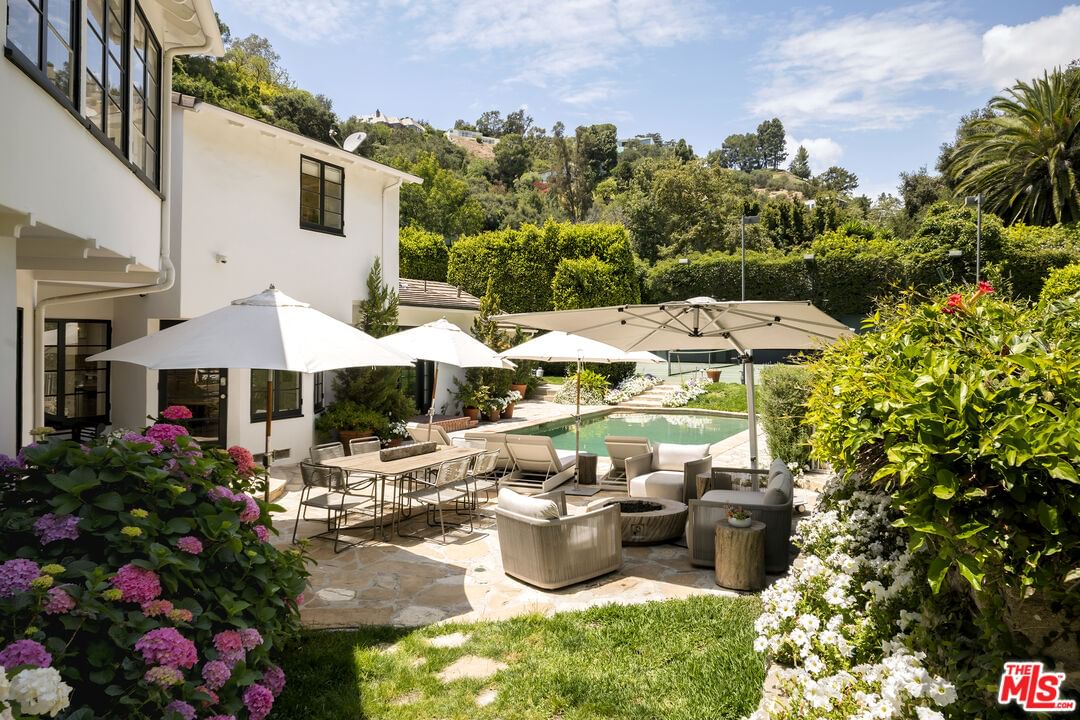 Beverly Glen photo 36