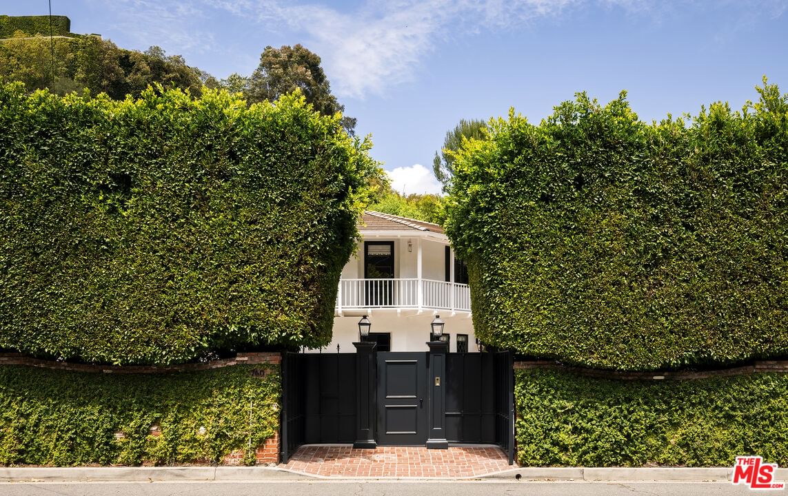 Beverly Glen photo 4