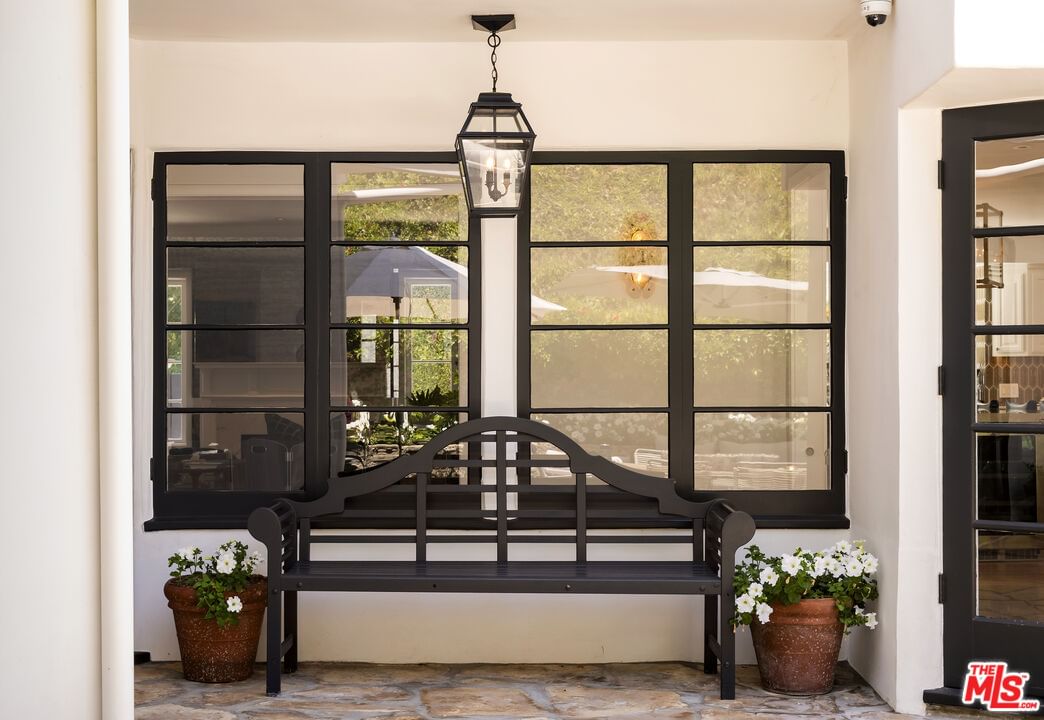 Beverly Glen photo 40